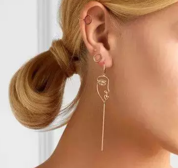 Dot Ear Studs + Ear Line