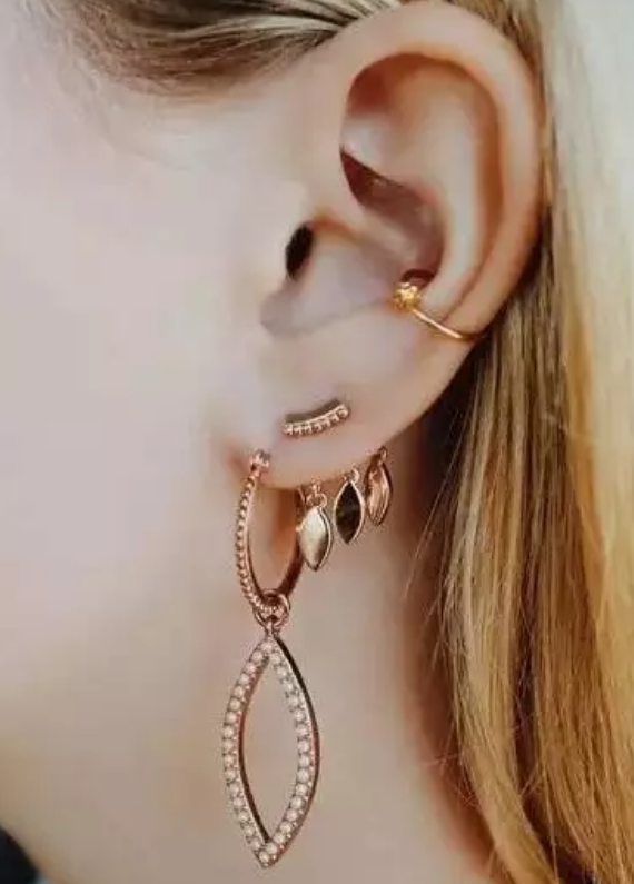 Set with diamonds ear studs + small earrings