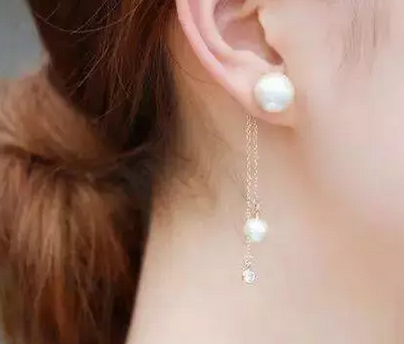 18K Gold Pearl Ear Line