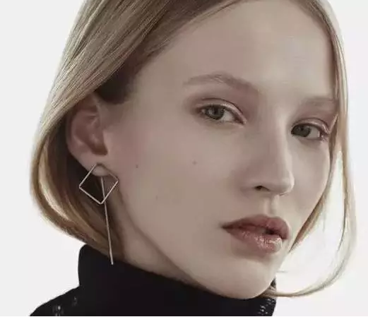 18K Rose Gold Geometric Modeling Fashion Ear Studs